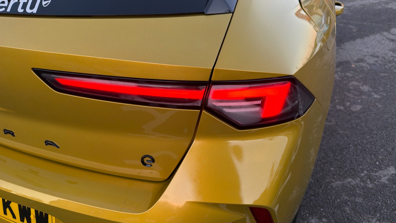 Vauxhall Astra 115kW GS 54kWh 5dr Auto Electric Hatchback